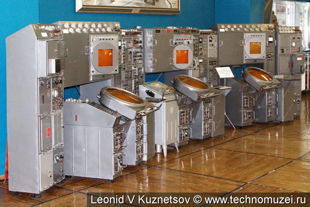Аппаратура системы управления радиолокационного поста ВП-02У в музее войск ПВО в Балашихе