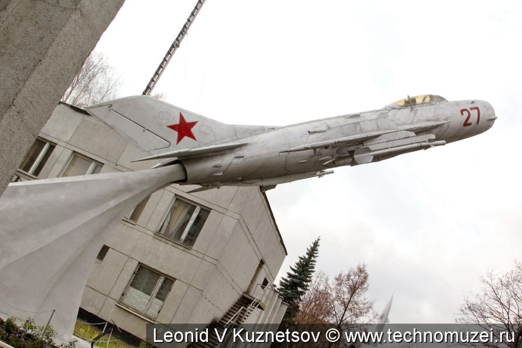 Истребитель МиГ-19 в музее войск ПВО в Балашихе