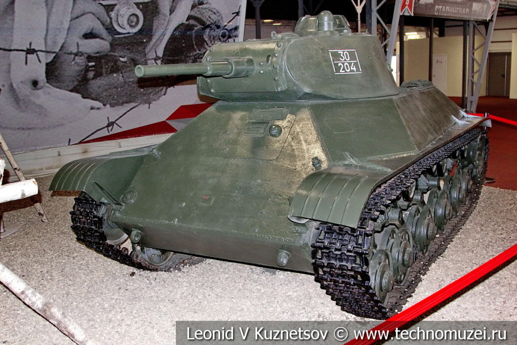 Легкий танк Т-50 1940 года в музейном комплексе парка Патриот