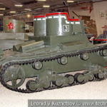 Легкий двухбашенный танк Т-26 в музейном комплексе парка Патриот