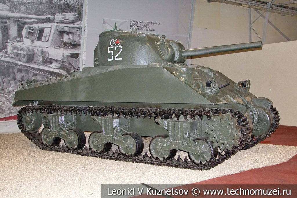 Американский средний танк M4A4 Sherman в музейном комплексе парка Патриот