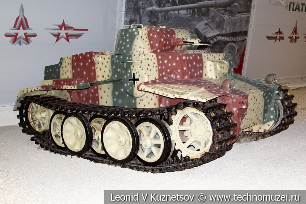 Немецкий пехотный штурмовой танк Pz. Kpfw. I Ausf. F в музейном комплексе парка Патр