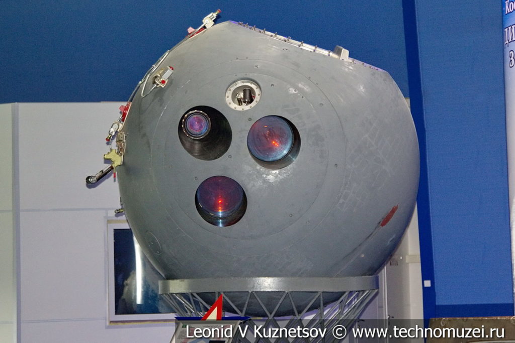 Спускаемый аппарат разведывательного спутника 11Ф61 Зенит-2 в музейном комплексе парка Патриот