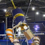 Низкоорбитальный спутник связи Гонец-М в музейном комплексе парка Патриот