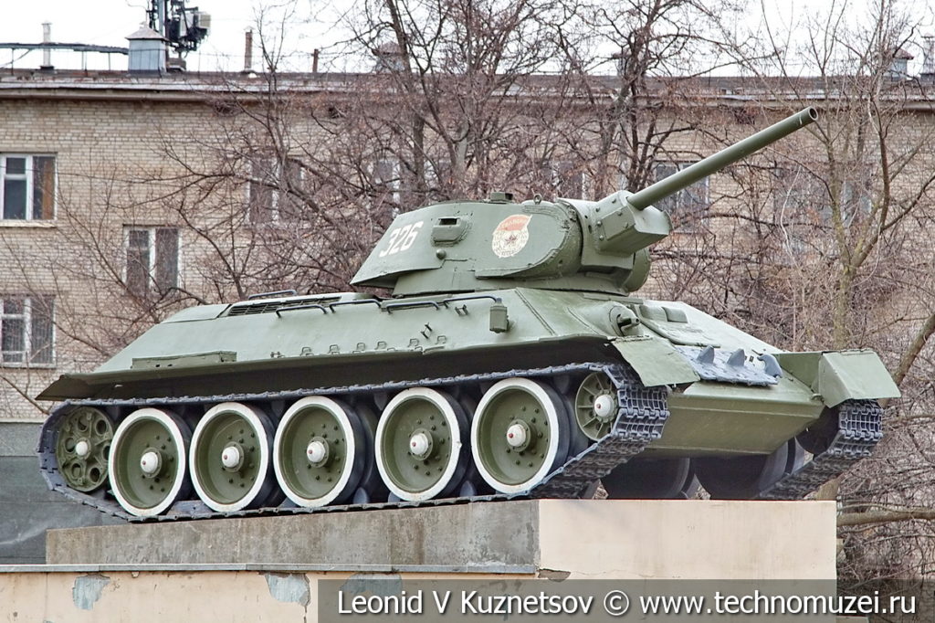 Средний танк Т-34-76 1941 года в музее Победы на Поклонной горе