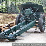 122-мм гаубица М-30 образца 1942 года на закрытой позиции в музее Победы на Поклонной горе