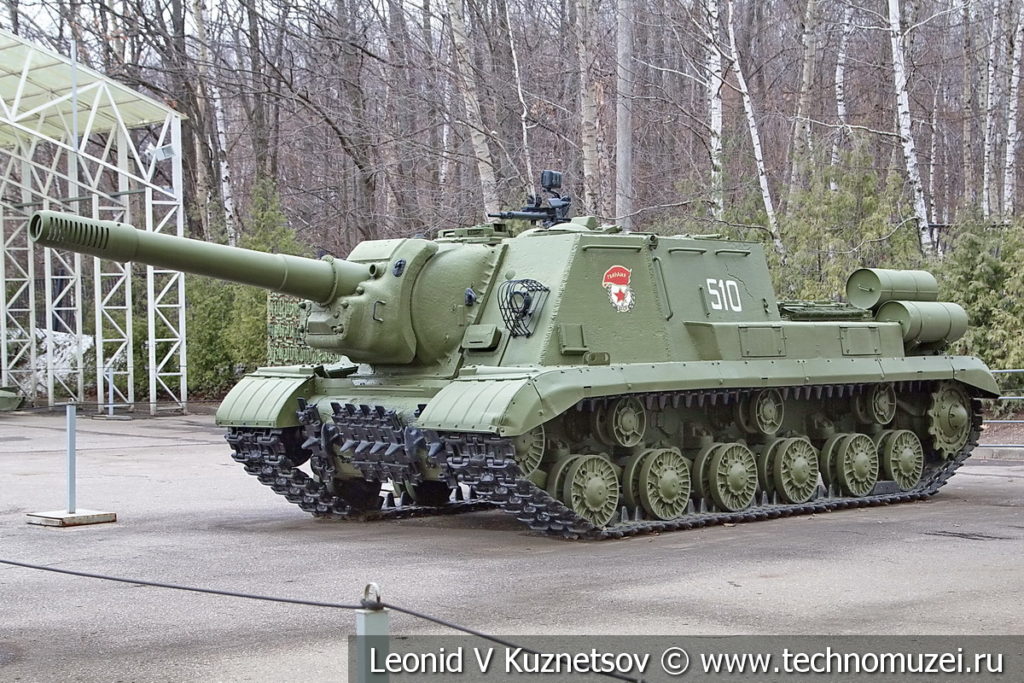 152-мм САУ ИСУ-152 1943 года в музее Победы на Поклонной горе
