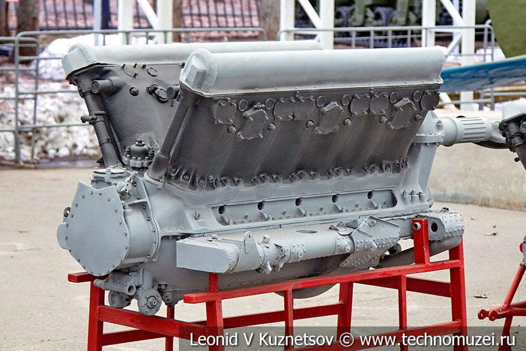 Авиационный двигатель М-103 в музее Победы на Поклонной горе