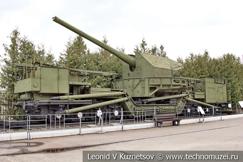 180-мм железнодорожный артиллерийский транспортёр ТМ-1-180 1934 года в музее Победы на Поклонной горе