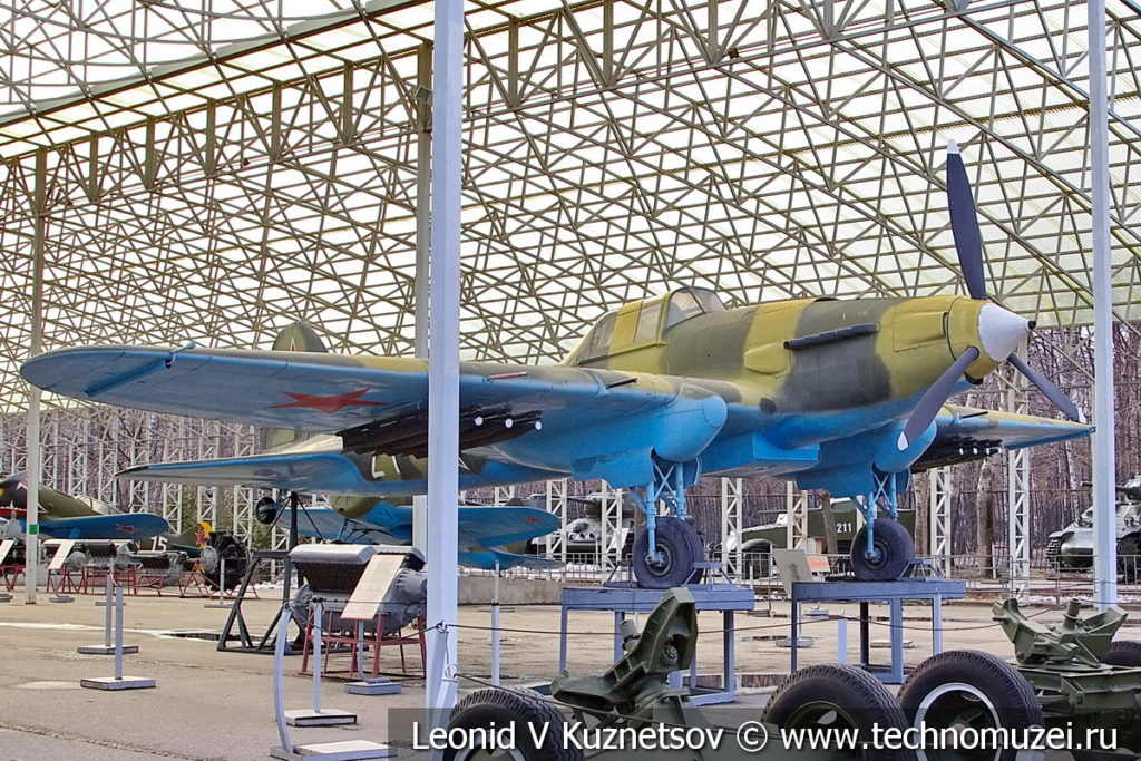 Штурмовик Ил-2 1939 года в музее Победы на Поклонной горе