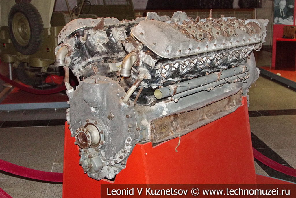 Авиационный двигатель Allison V-1710-35 в музее Победы на Поклонной горе