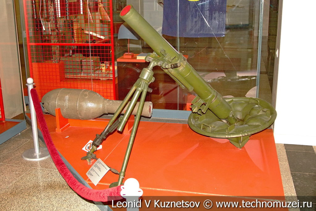 107-мм полковой горно-вьючный миномёт ГВМП-107 образца 1938 года в музее Победы на Поклонной горе