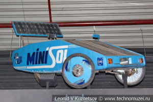 Самодельный солнцемобиль MiniSol в автомузее Моторы Октября в Москве