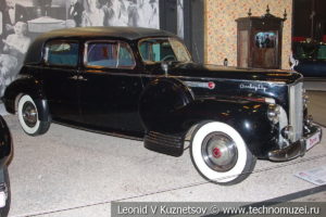 Packard 180 Sedan De Luxe 1941 года в автомузее Моторы Октября в Москве