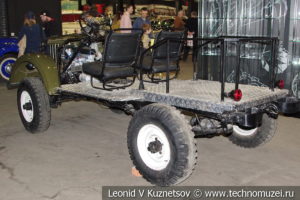 Шасси ГАЗ-69 для любопытных в автомузее Моторы Октября в Москве