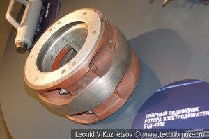 Опорный подшипник ротора электродвигателя СТД-4000 в музее магистрального транспорта газа