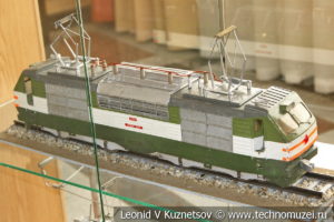Модель локомотива в выставочном зале Тульской детской железной дороги