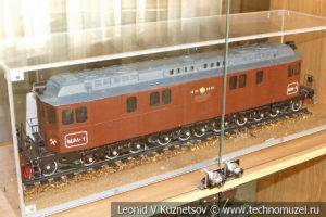 Модель локомотива в выставочном зале Тульской детской железной дороги