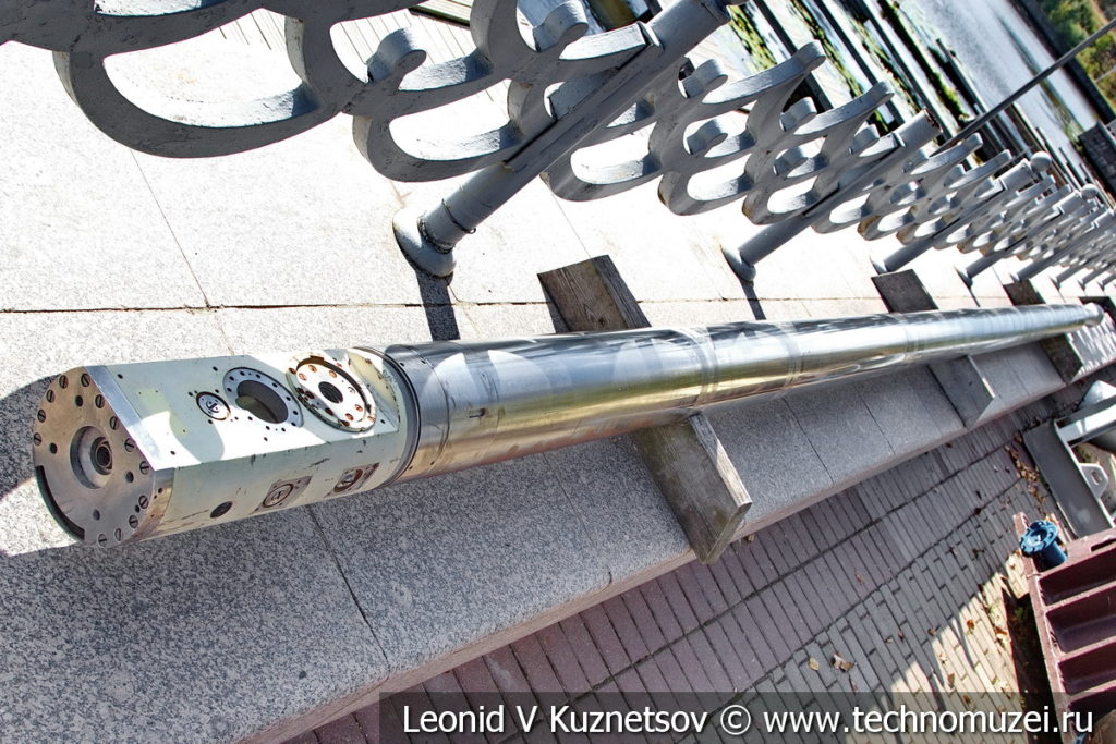 Перископ подводной лодки в Музее Военно-морского флота в Москве