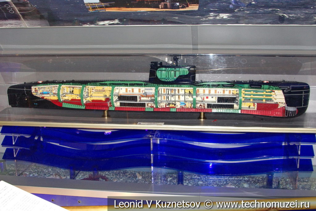 Макет подводной лодки Б-396 Новосибирский комсомолец в Музее Военно-морского флота в Москве