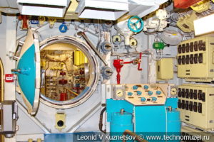 Электромоторный отсек подводной лодки Б-396 в Музее Военно-морского флота в Москве