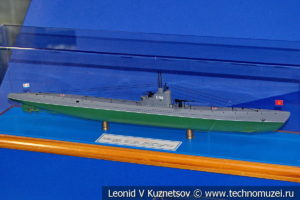 Средняя подводная лодка тип С IX-бис серии Сталинец (модель) в Музее Военно-морского флота в Москве