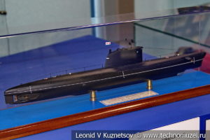 Большая подводная лодка проекта АВ611 (модель) в Музее Военно-морского флота в Москве