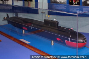 Атомный подводный ракетный крейсер стратегического назначения четвертого поколения проекта 955 Борей (модель) в Музее Военно-морского флота в Москве