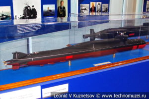 Атомный подводный ракетный крейсер стратегического назначения проекта 667БДРМ Дельфин (модель) в Музее Военно-морского флота в Москве
