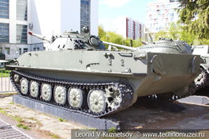 Плавающий танк ПТ-76 в Центральном музее Вооруженных Сил