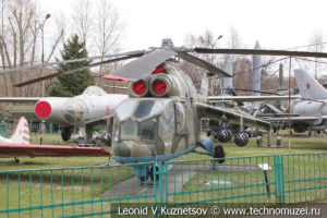 Транспортно-боевой вертолет Ми-24А в Центральном музее Вооруженных Сил