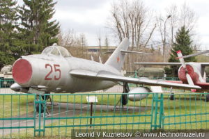 Реактивный истребитель МиГ-17 в Центральном музее Вооруженных Сил
