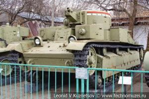 Тяжелый танк Т-28 в Центральном музее Вооруженных Сил