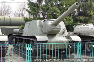 Самоходная артиллерийская установка ИСУ-152 в Центральном музее Вооруженных Сил