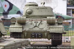 Тяжелый танк ИС-2 в Центральном музее Вооруженных Сил