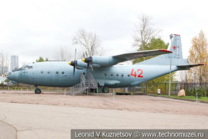 Военно-транспортный самолёт Ан-12 в Музее на Поклонной горе