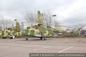 Десантно-транспортный вертолет Ми-8МТ в Музее на Поклонной горе