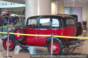 Opel 1,2-liter на выставке ретро автомобилей в аэропорту Домодедово