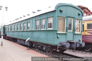 Четырехосный пассажирский вагон-салон в Железнодорожном музее на Рижском вокзале