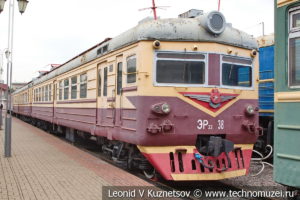 Моторвагонный электропоезд ЭР22-38 в Железнодорожном музее на Рижском вокзале