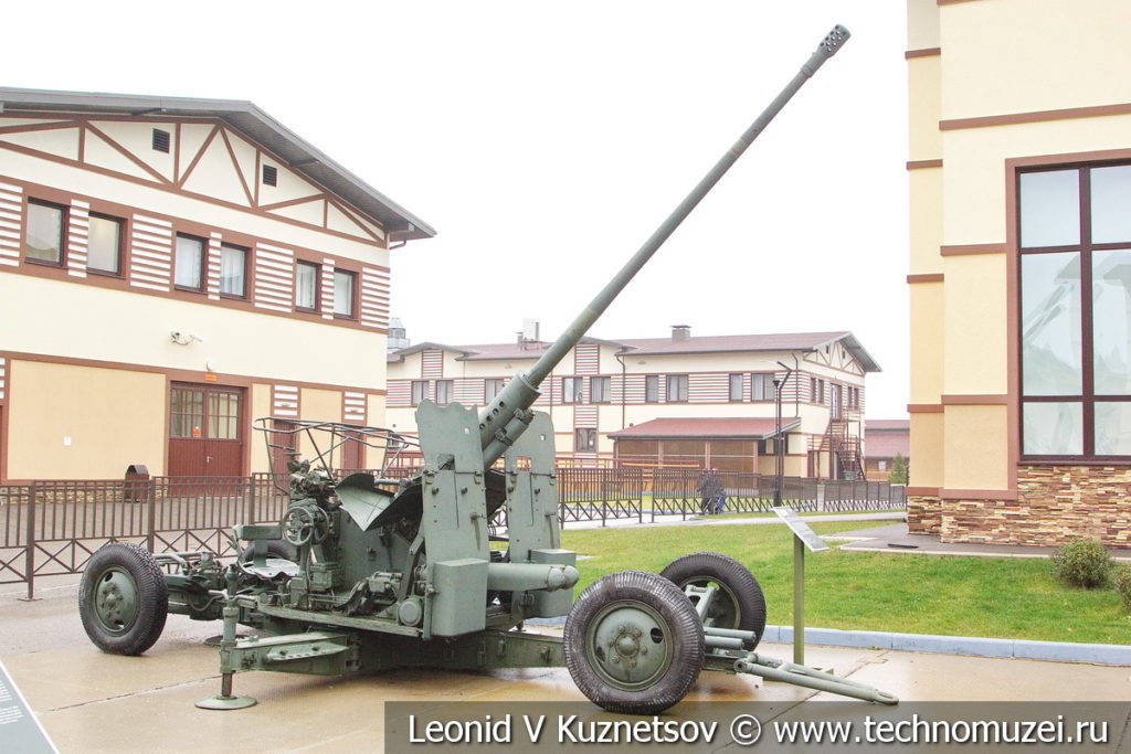 57-мм автоматическая зенитная пушка С-60 1950 года в музее отечественной военной истории в Падиково