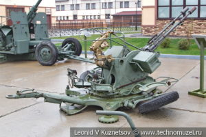 23-мм зенитная пушка ЗУ-23 (2А13) 1960 года в музее отечественной военной истории в Падиково