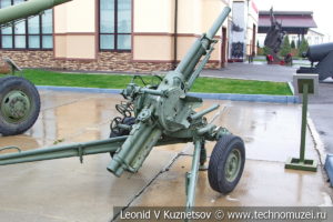 82-мм автоматический миномёт 2Б9 Василёк 1971 года в музее отечественной военной истории в Падиково