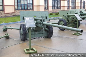 57-мм противотанковая пушка образца 1941 года ЗИС-2 в музее отечественной военной истории в Падиково
