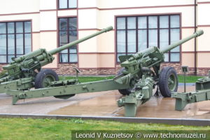 152-мм пушка М-47 (52-П-547) 1948 года в музее отечественной военной истории в Падиково