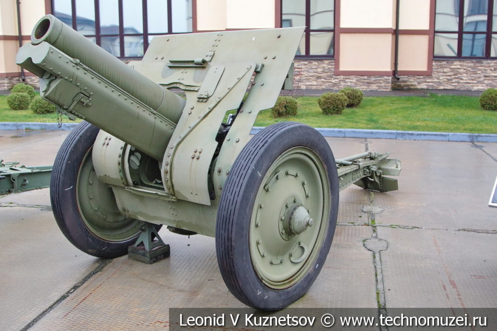 122-мм гаубица образца 1910-30 годов в музее отечественной военной истории в Падиково