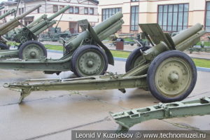 122-мм гаубица образца 1910-30 годов в музее отечественной военной истории в Падиково