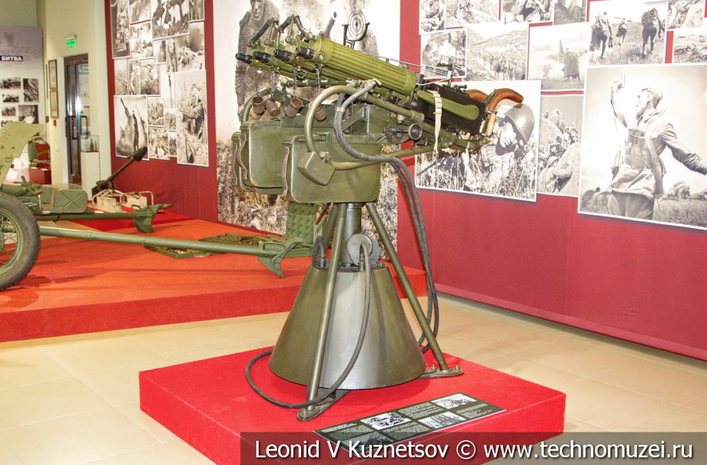 Счетверённая зенитная установка 4М образца 1931 года под пулемёт системы Максима в музее отечественной военной истории в Падиково
