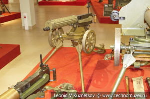 Пулемёт Максима образца 1910/30 года на станке Соколова раннего образца в музее отечественной военной истории в Падиково