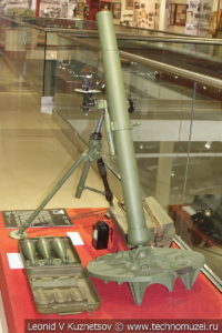 82-мм батальонный миномёт образца 1937 года БМ-37 (52-М-832Ш) в музее отечественной военной истории в Падиково